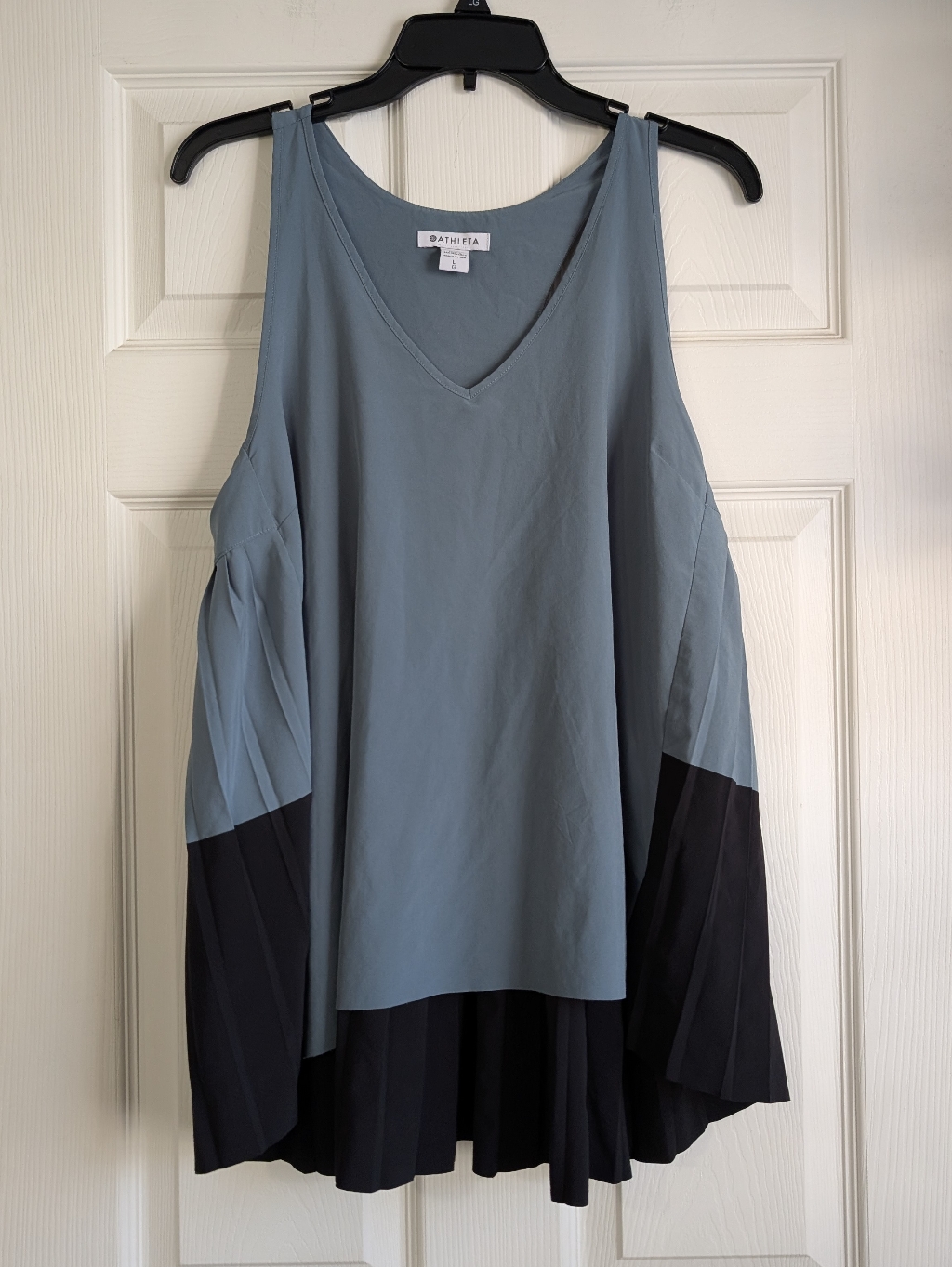 Athleta Spring Forward Pleated Tank Size L